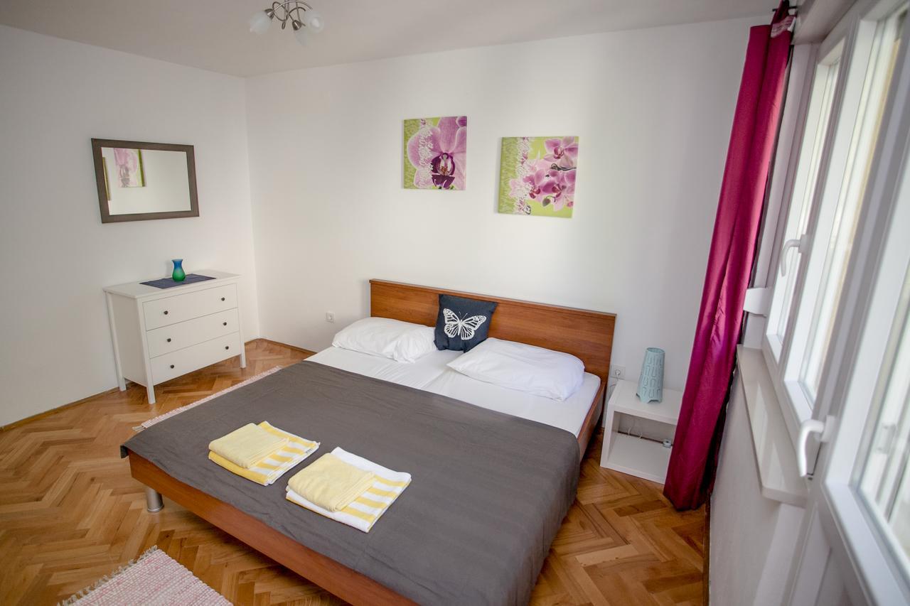 Apartment Omis Holiday Exterior photo