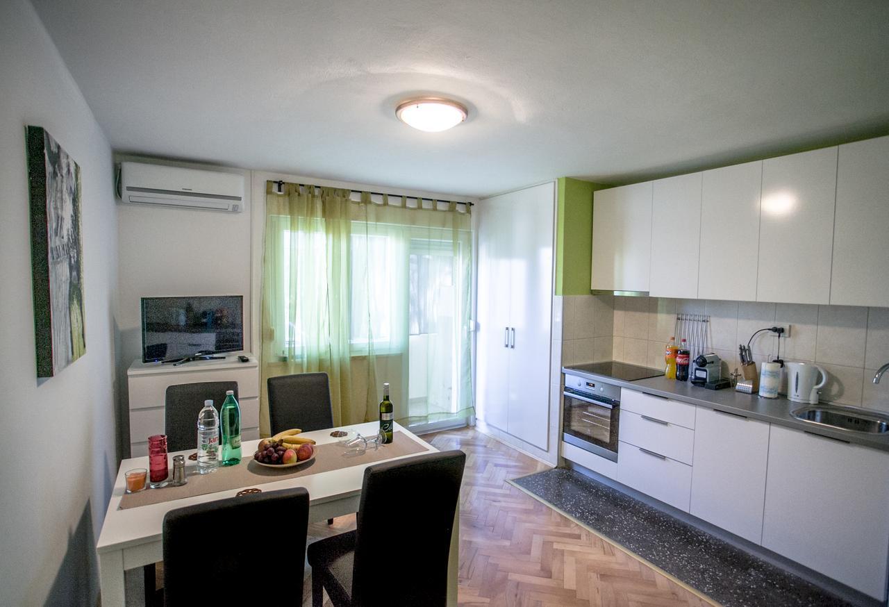 Apartment Omis Holiday Exterior photo