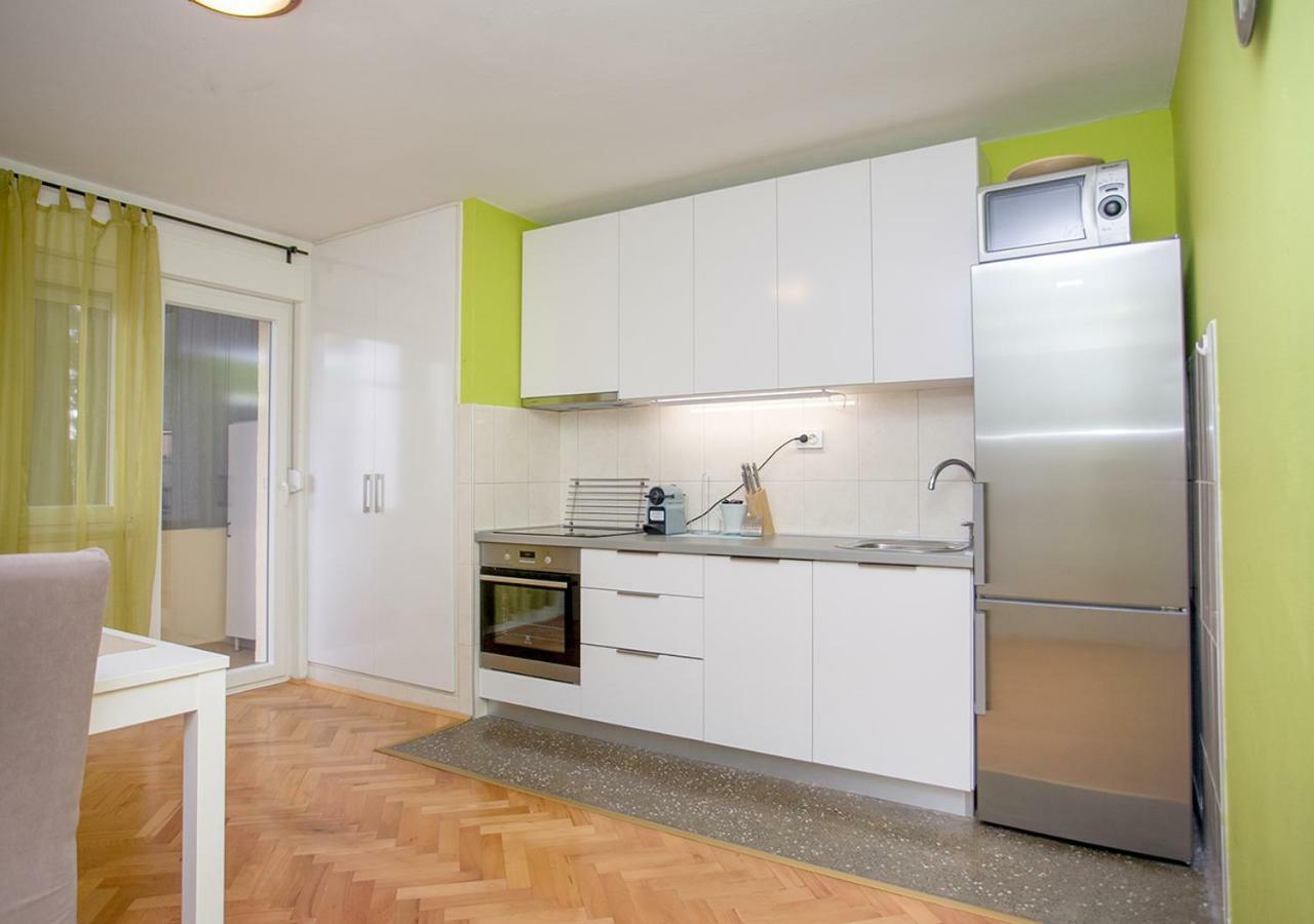 Apartment Omis Holiday Exterior photo
